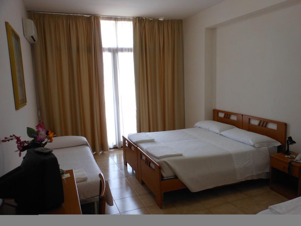 Casa Pastor Bonus Hotel Lecce Room photo